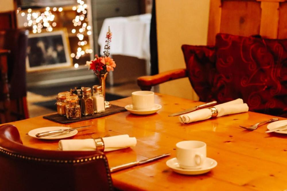 Arosfa Harbourside Guesthouse أبيريرون المظهر الخارجي الصورة