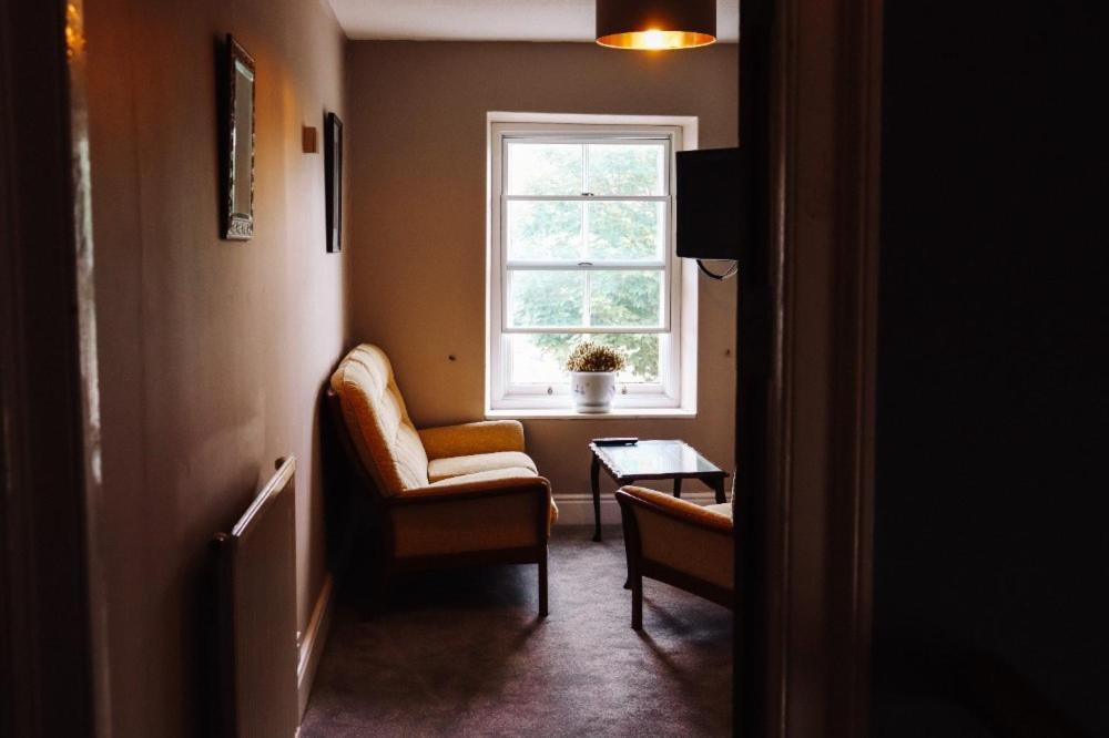 Arosfa Harbourside Guesthouse أبيريرون المظهر الخارجي الصورة