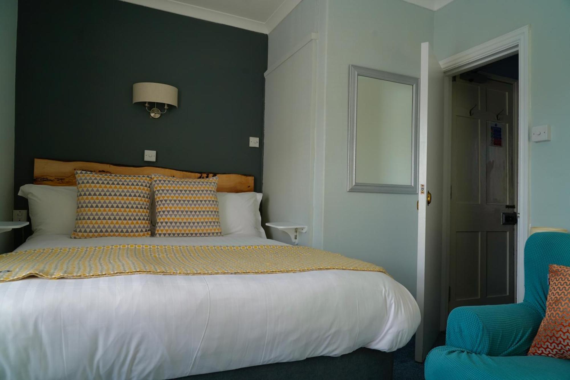 Arosfa Harbourside Guesthouse أبيريرون المظهر الخارجي الصورة
